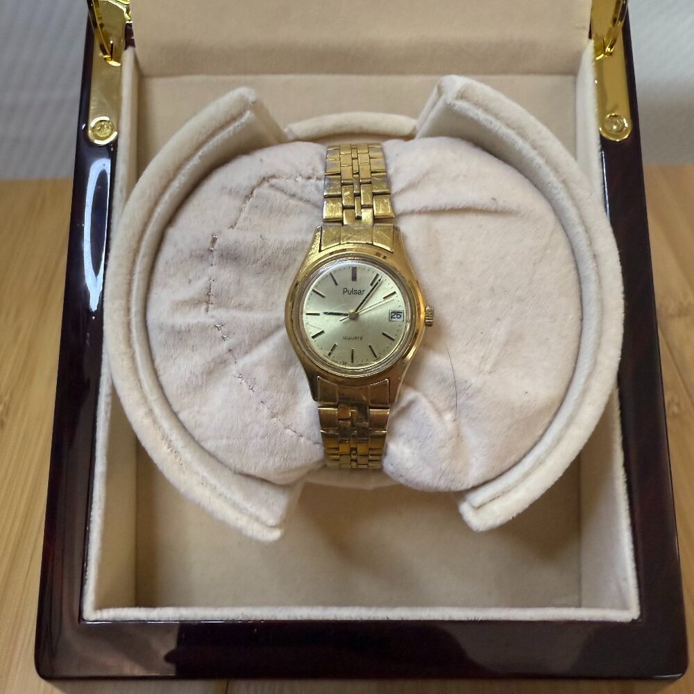 Pulsar Vintage Gold Tone Calendar Watch V241-0010, 22.5mm